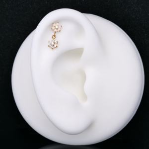 ต่างหูไทเทเนียมรูปดอกไม้ประดับโอปอลและเพชร CZ สำหรับเจาะกระดูกอ่อนหู ห่วงหู ทาร์กัส เครื่องประดับเจาะริมฝีปาก จี้ไทเทเนียม รุ่น 9228 DongZhiTi - Product Image 6