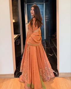 Robe longue de soirée et de mariage exclusive pour femme, style indien, en Georgette de créateur, infroissable, anti-UV, séchage rapide, avec sequins - Product Image 3