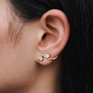 Boucles d'oreilles grimpantes en or 14K avec diamant de laboratoire, motif vague, pour femme, barre verticale, courbe en S, bijoux de piercing, boucles d'oreilles statement - Product Image 1