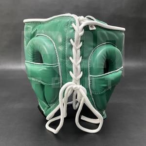 Set de Boxeo Personalizable Winning, Protector de Cabeza, Guantes con Agarre, Cierre de Cordones, Cuero Genuino de Vaca, Acolchado Grueso de 4 Capas - Product Image 4