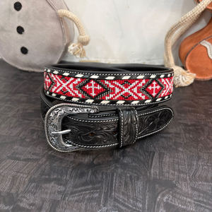 Ceinture en cuir western artisanale de qualité supérieure avec incrustation de perles rouges et blanches et boucle en argent gravée - Product Image 1