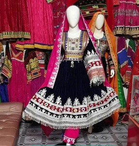 Robe afghane vintage en gros pour femmes, en mousseline de soie et dentelle, manches évasées, respirante, style original Kuchi, tenues afghanes, style indien Banjara - Product Image 2