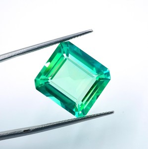 Zafiro Paraiba Verde Cultivado en Laboratorio: Gema de Corte Cojín de 20.60 ct, 16x15 mm - Product Image 3