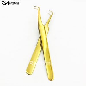 Pinza para Pestañas RMI Profesional Tipo Cincel, Recubierta de Oro, Acero Inoxidable Antibacteriano, Ligera, con Punta Serrada - Product Image 1