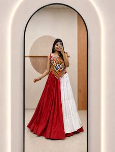 Conjunto de Lehenga Tradicional Étnico para Mujer, Rojo y Blanco, de Algodón, Sin Arrugas, Protección Solar, Secado Rápido, para Todas las Temporadas, Largo hasta el Suelo - Product Image 3