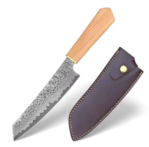 Couteau de chef en acier Damas, lame de 7 pouces, manche en bois, couteau de cuisine de style japonais forgé à la main - Product Image 1