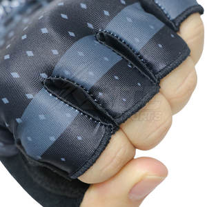 Guantes de Ciclismo Profesionales de Medio Dedo Hechos con Tela Suave y Transpirable que Ofrece un Ajuste Cómodo y un Agarre Mejorado con Pantalla Táctil - Product Image 4
