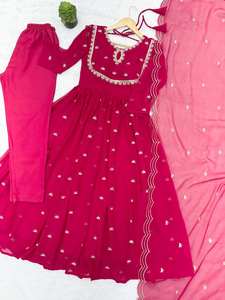 Presentamos Nuestro Nuevo Salwar Kameez Moderno Bordado con Modelado Realista para Bodas y Fiestas, de Secado Rápido - Product Image 6