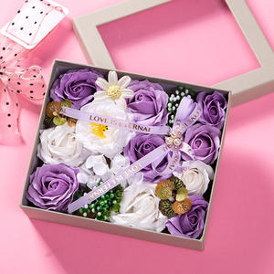 Boîte cadeau de luxe LANJO en forme de cœur avec bouquet de roses en savon fait main - Réutilisable, non toxique, durable - Product Image 3