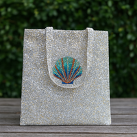 Sac fourre-tout élégant en argenté avec motif uni et doublure en polyester pour toutes les saisons, plage et voyage