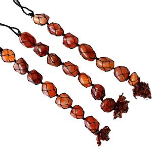 Piedra de Ágata Cornalina Roja Pulida para Colgar en el Coche, Venta al por Mayor de Piedras Naturales Pulidas, Compre en Amayra Crystals Exports - Product Image 1