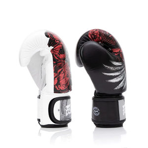 Gants de Muay Thai Fairtex de haute qualité, logo et design personnalisés imprimés, gants de boxe Fairtex pour l'entraînement et le sparring MMA. - Product Image 2