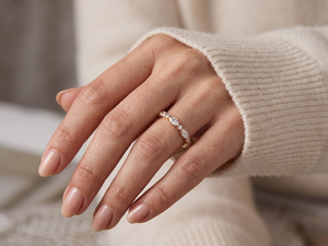 แหวนแต่งงานแบบมินิมอลลิสต์ ทอง 14K ประดับเพชรทรงมาร์คีส์และทรงกลม ขายส่งเครื่องประดับหรูหราสั่งทำได้ตามแบบ OEM ODM - Product Image 5
