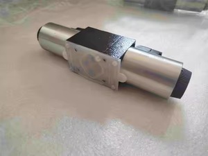 Válvula de Control Direccional Hidráulica Solenoide DG4V-5-2AJ-M-U-H7-29-EN124 DG4V-3-52C-M-KUP5-H7-60-EN181 DG4V-3-0C-M-U-H7-60 - Product Image 3