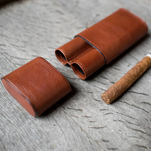 Estuche para cigarros de cuero genuino con cortador integrado, estuche de viaje para cigarros con cortador incorporado para una portabilidad y comodidad de lujo. - Product Image 2