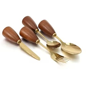 ชุดช้อนส้อมสแตนเลสสตีลสำหรับรับประทานอาหารแบบคลาสสิก ชุดอุปกรณ์ครัวสุดหรู - Product Image 5