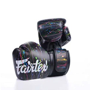Guantes de Boxeo Fairtex de Cuero Genuino de Primera Calidad, Color Negro con Textura de Gotas de Pintura, Protección Profesional para Golpear, Guantes de Sparring con Correa - Product Image 4