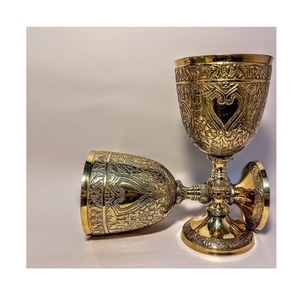 Gobelet en laiton fait main gravé, calice à vin décoratif doré, coupe à boire pour la décoration de table de mariage - Product Image 4