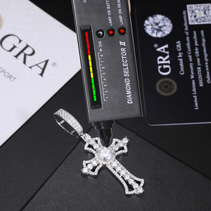 Collier pendentif croix en argent 925 pour homme, serti de moissanite taille ronde, style gothique, bijou religieux affirmé - Product Image 5