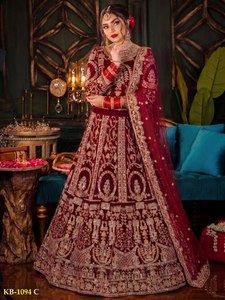 Lehenga Choli de Seda Verde Bordado con Dupatta, Largo hasta el Suelo, Traje Tradicional Indio para Bodas, para Mujer - Product Image 3