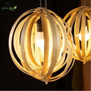 Lampe suspendue en bambou sculpturale minimaliste moderne faite à la main avec abat-jour pour une utilisation en intérieur, inspirée du rythme naturel - Product Image 5