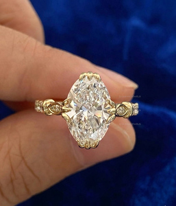 Anillo de Oro de 14K con Diamante Ovalado de Laboratorio, Anillo de Compromiso Vintage, Anillo de Lujo con Piedras Laterales Únicas, Regalo de Joyería Nupcial para Ella - Product Image 1