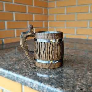 Jarra de Cerveza Metálica de Diseño Moderno Estilo Europeo, Hecha a Mano, con Tapa Abatible, Asa de Agarre, Acabado Impermeable y Elegante - Product Image 6