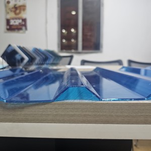 Plaque de polycarbonate ondulée résistante aux UV, haute résistance aux chocs, profil ondulé, légère, résistante aux intempéries pour la toiture de serres - Product Image 2