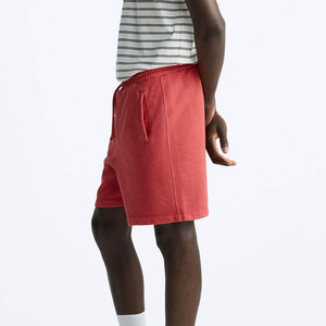Shorts Bermuda en coton rouge pour homme avec cordon de serrage à la taille et poches avant, style décontracté, logo personnalisé imprimé - Product Image 4