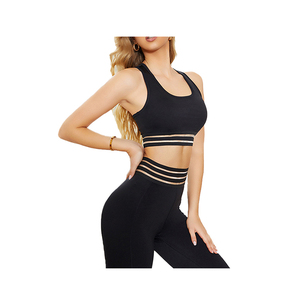 Ensemble de yoga personnalisé pour femmes grandes tailles, 2 pièces, haut court à capuche à manches longues, leggings taille haute au genou avec passe-pouce, tissu doux, vêtements de sport - Product Image 3