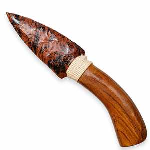 Cuchillo de Obsidiana Caoba Natural con Punta de Flecha, Hecho a Mano, Piedra de Pedernele, Forma Libre, Arte Coleccionable, Caza Primitiva - Product Image 1
