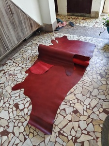 Cuero de vaca curtido vegetalmente, anti-pilling, de 0.7-0.8mm de grosor, para bolsos de lujo, zapatos, cinturones y artesanías, a granel - Product Image 4