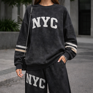 Survêtement unisexe tendance en polaire tissée respirante avec sweat à capuche et t-shirt, style streetwear - Product Image 1