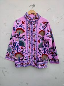Chaqueta Rosa de Punto con Bordado Floral, Cuello Mandarín, Manga Larga, Estilo Prairie Chic para Mujer, Bordado Suzani en Algodón - Product Image 3