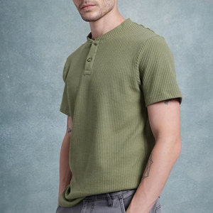 T-shirt classique en tissu gaufré, design uni, confortable pour un usage quotidien, tissu gaufré durable, style streetwear, t-shirt décontracté tendance - Product Image 3