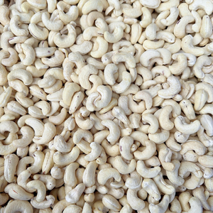 Nueces de Anacardo en Empaque OEM/ODM, Marca SANTIGO, Granos de Anacardo, Kaju, Precio Bajo, Exportadas a Oriente Medio y la UE - Product Image 1