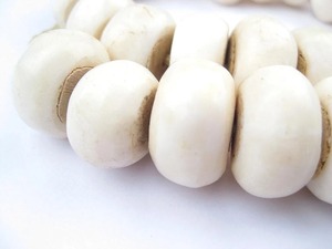 Cuentas de Hueso Blanco de Doble Longitud, Hilo Decorativo de Cuentas de Hueso Natural, Cuentas de Comercio del Kenia, Cuentas Redondas, Cuentas de Hueso Gigantes - Product Image 3