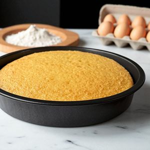 Set di 3 Stampi per Torte Rotondi Antiaderenti in Acciaio da 9 Pollici, Grigio Scuro, Lavabili in Lavastoviglie - Product Image 5