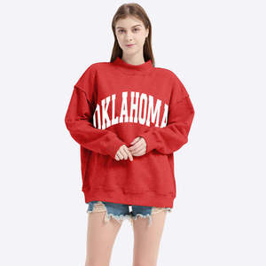 เสื้อสเวตเชิ้ตโอคลาโฮมา วินเทอร์ ลอง ฟรอนท์ โลโก้ โอเวอร์ไซส์ สีแดง คอกลม พิมพ์ลายตัวอักษร ไหล่ตก ผ้าถัก คอตตอน ทรงพูลโอเวอร์ คอเต่า - Product Image 3