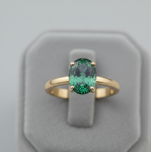 แหวนเงินแท้ 925 ชุบทอง 18K ประดับมรกตสีเขียว ดีไซน์แหวนค็อกเทล ของขวัญสำหรับเธอ - Product Image 4