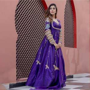 Vêtements de mariage de créateur Robe de soirée élégante avec Dupatta pour des occasions spéciales - Product Image 3