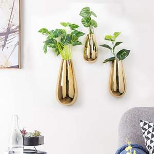 Jarrón de Flores Art Deco de Metal Dorado de la Mejor Calidad, Fácil de Colocar y Mover, con Elegancia Clásica para Exportación - Product Image 3