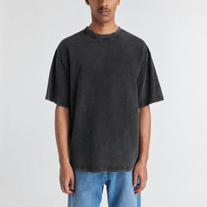 T-shirt décontracté pour homme en jersey de coton noir délavé à manches courtes et col rond, coupe classique, couleur unie, design épuré - Product Image 5