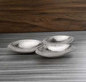 Juego de 3 bandejas para aperitivos de acero inoxidable martillado, bandejas decorativas modernas para servir en la mesa y decoración del hogar - Product Image 1