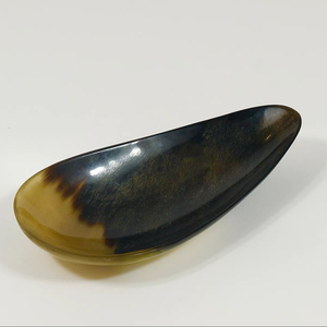 Cuenco Ovalado Premium de Cuerno Natural, Diseño Artesanal, Cuenco Decorativo para Servir y para Ensaladas, para Decoración del Hogar y Exhibición en Mesa - Product Image 1