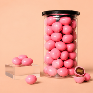 Guayaba seca cubierta de chocolate rosa como un delicioso bocadillo saludable de fruta deshidratada en caja de embalaje personalizada para venta al por mayor - Product Image 1