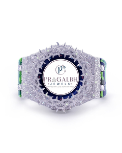 Montre Pragalbh Jewels personnalisée avec diamants incrustés, montre de luxe à lunette à pointes, montre analogique à quartz - Product Image 1