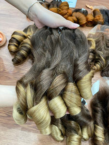 Vente flash 2025 Extensions de cheveux bouclés à ressorts de vapeur Cheveux humains vierges vietnamiens alignés sur les cuticules Qualité supérieure - Product Image 2