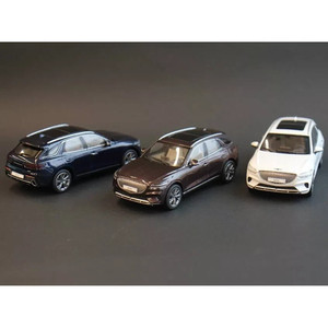 Modèle miniature de voiture Hyundai Genesis GV70 à l'échelle 1:43 en métal moulé sous pression - Product Image 1