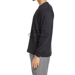 เสื้อสเวตเชิ้ตคอกลมผู้ชายแบบสั่งทำพิเศษ แต่งแถบลายทาง แขนยาว สีดำล้วน ผ้าฟลีซหนานุ่ม สไตล์สตรีทแวร์ - Product Image 2